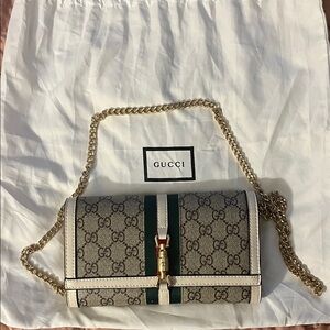 Gucci Beige GG Supreme Crossbody with Green-Red Web and Gold Chain Brand New.